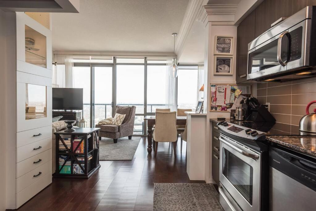 Stunning Condo With Fantastic View Of The City! Toronto Eksteriør bilde
